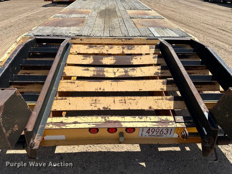 image for item GP9663 2007 Trail King Industries TK 40LP equipment trailer