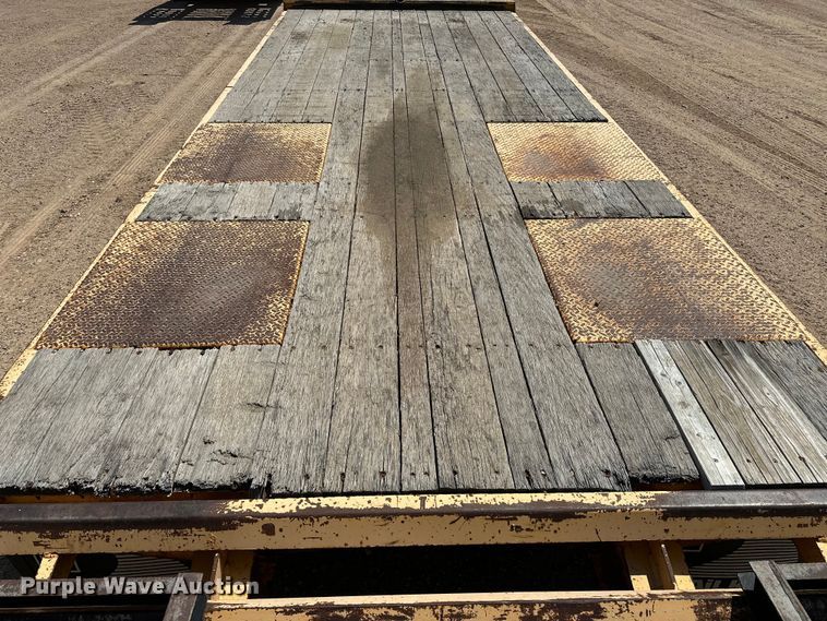 image for item GP9663 2007 Trail King Industries TK 40LP equipment trailer