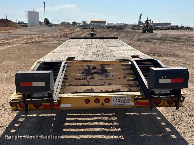 image for item GP9664 2007 Trail King Industries TK40LP equipment trailer