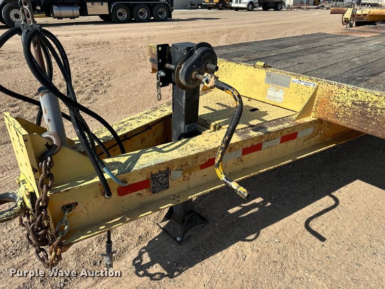 image for item GP9664 2007 Trail King Industries TK40LP equipment trailer