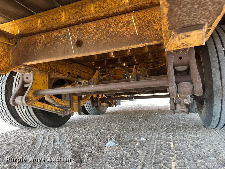 image for item GP9664 2007 Trail King Industries TK40LP equipment trailer