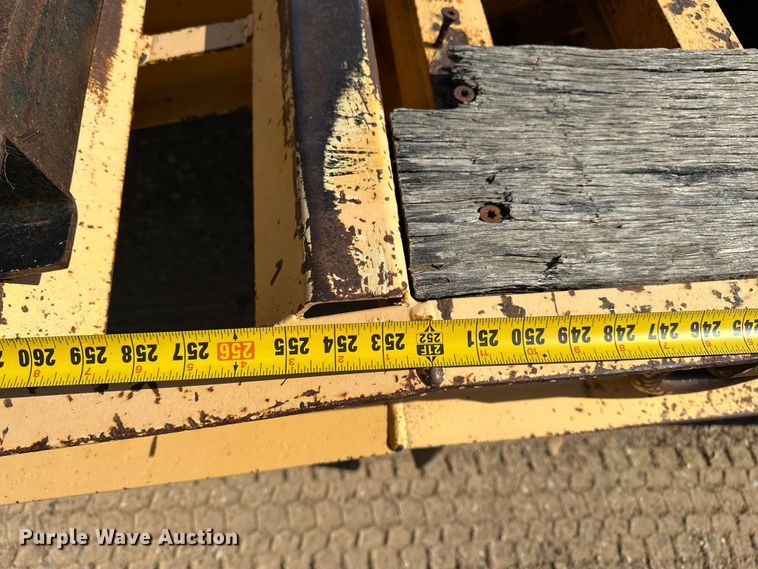 image for item GP9664 2007 Trail King Industries TK40LP equipment trailer