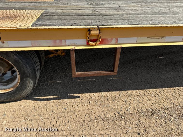 image for item GP9664 2007 Trail King Industries TK40LP equipment trailer