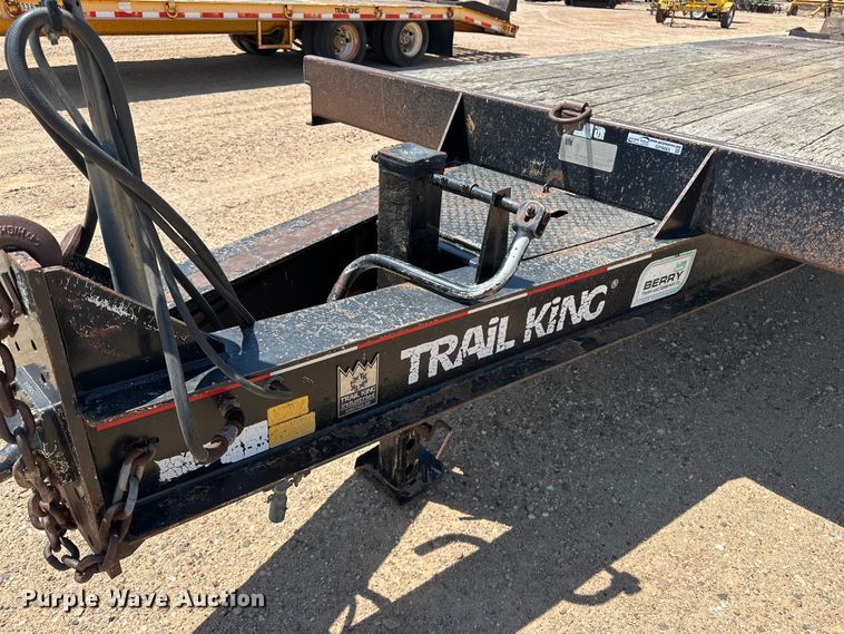 image for item GP9665 2006 Trail King Industries TK 40LP equipment trailer