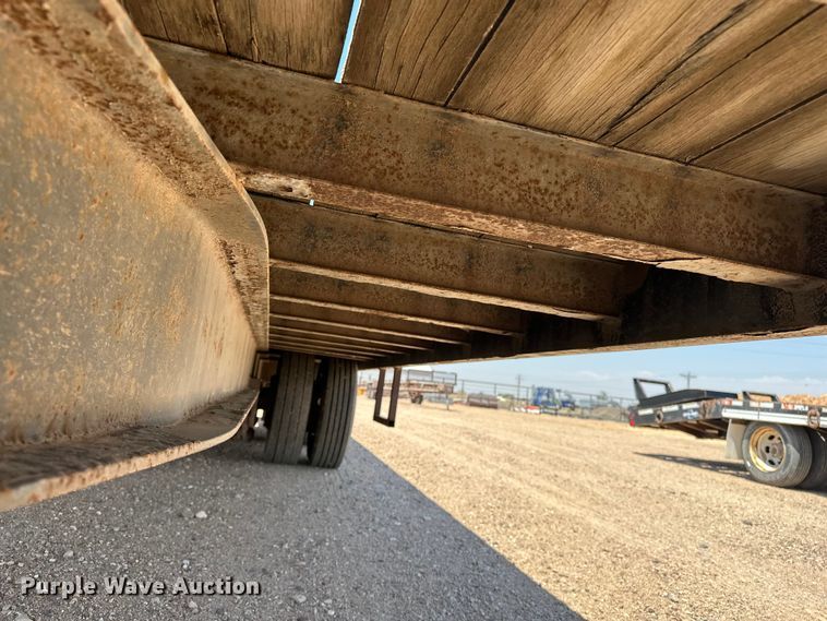 image for item GP9665 2006 Trail King Industries TK 40LP equipment trailer