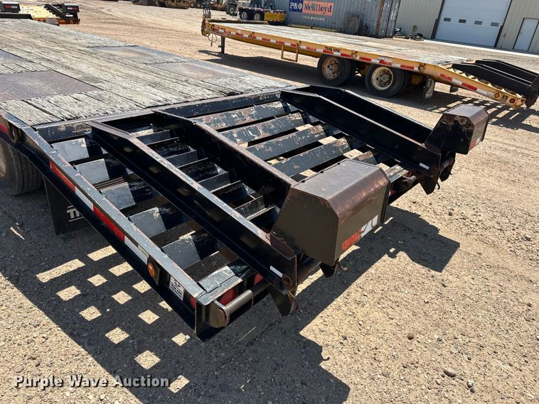 image for item GP9665 2006 Trail King Industries TK 40LP equipment trailer