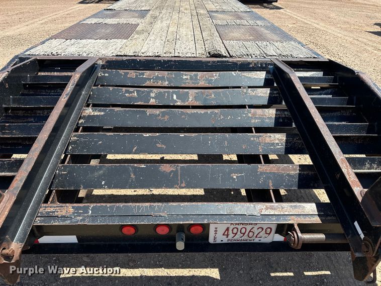 image for item GP9665 2006 Trail King Industries TK 40LP equipment trailer