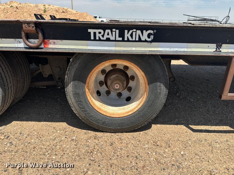 image for item GP9665 2006 Trail King Industries TK 40LP equipment trailer