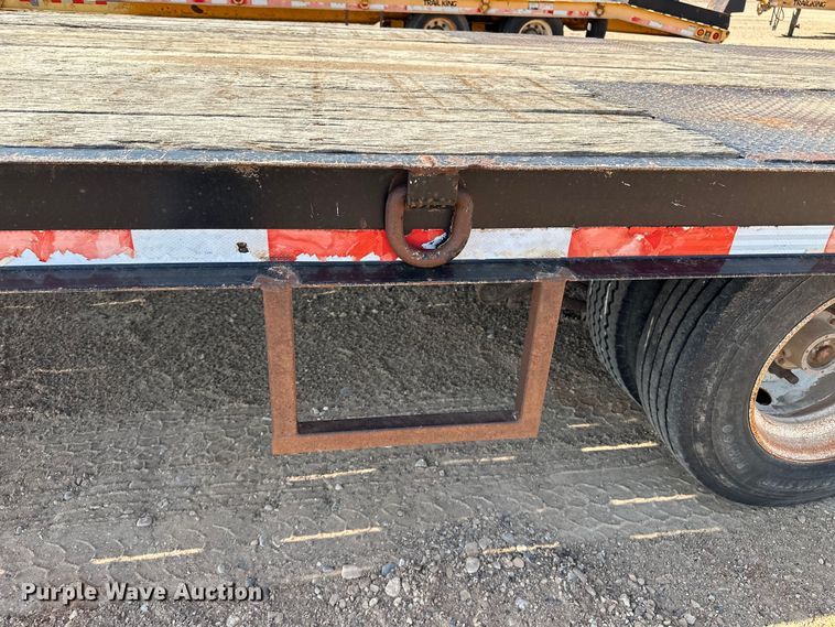 image for item GP9666 2006 Trail King Industries TK40LP equipment trailer