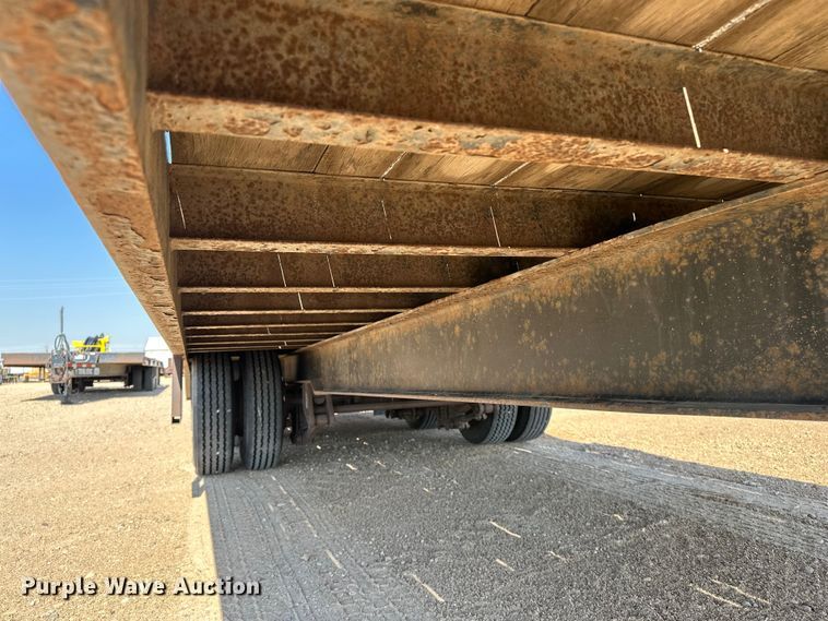 image for item GP9666 2006 Trail King Industries TK40LP equipment trailer