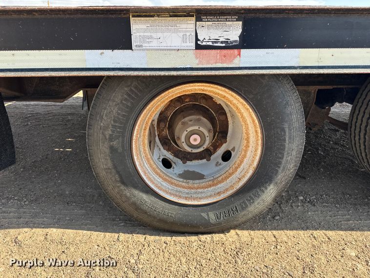 image for item GP9666 2006 Trail King Industries TK40LP equipment trailer