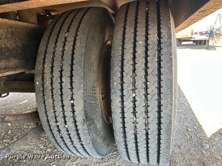 image for item GP9666 2006 Trail King Industries TK40LP equipment trailer
