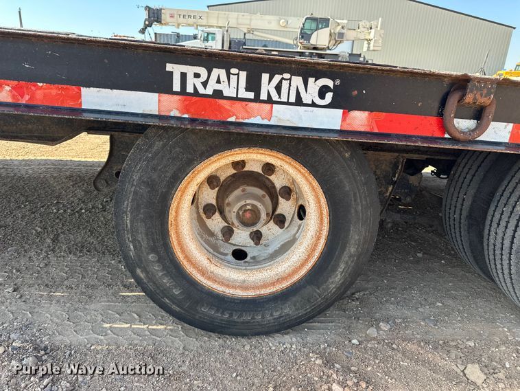 image for item GP9666 2006 Trail King Industries TK40LP equipment trailer