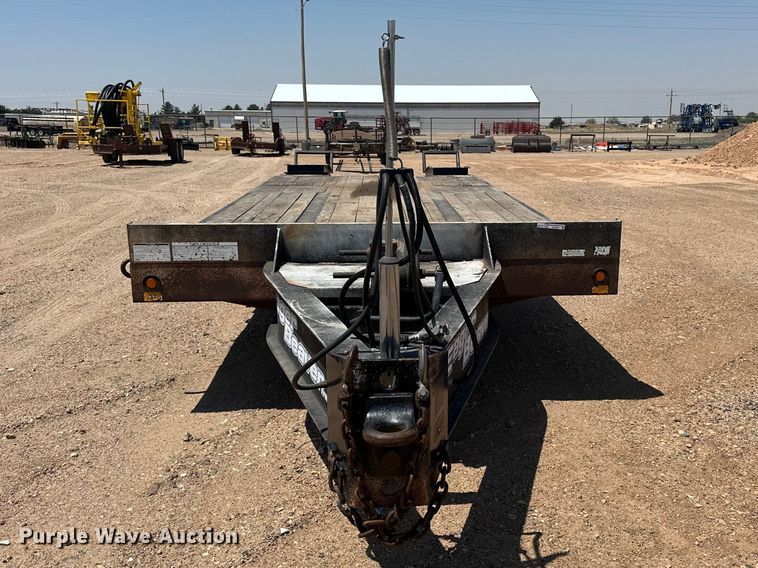 image for item GP9667 2009 Eager Beaver 20XPT equipment trailer