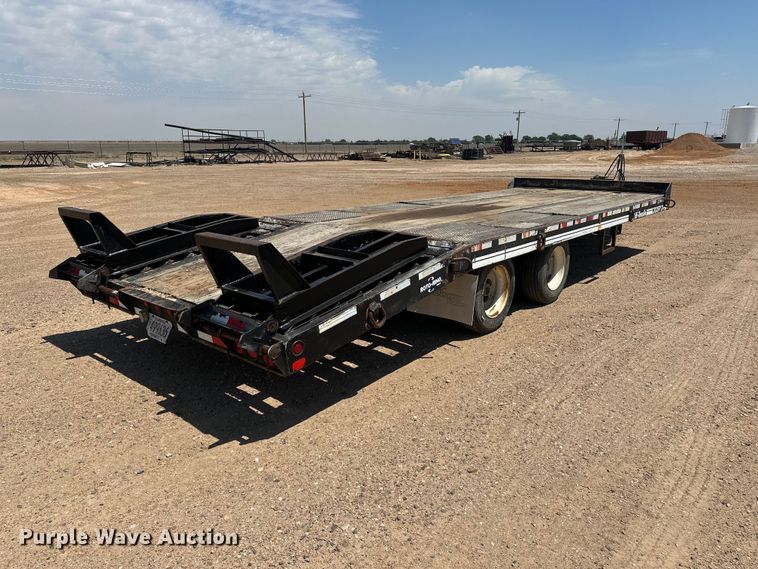 image for item GP9667 2009 Eager Beaver 20XPT equipment trailer