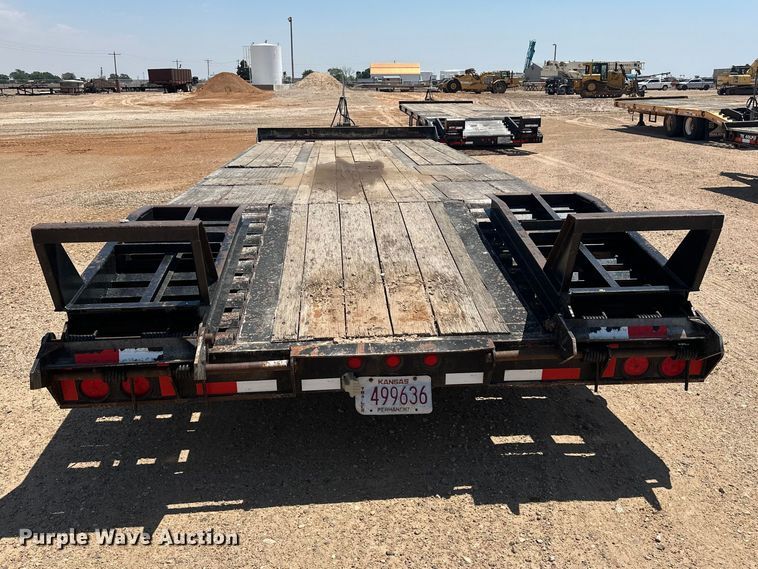 image for item GP9667 2009 Eager Beaver 20XPT equipment trailer