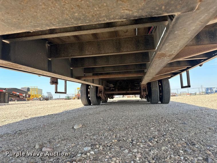 image for item GP9667 2009 Eager Beaver 20XPT equipment trailer