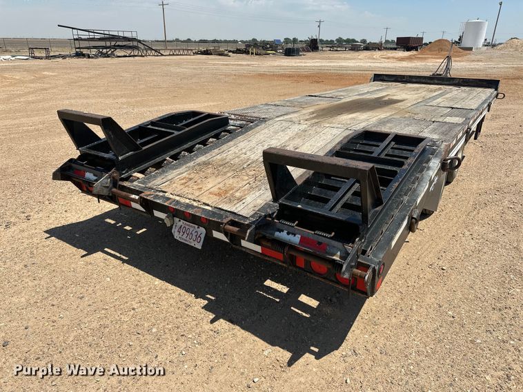 image for item GP9667 2009 Eager Beaver 20XPT equipment trailer