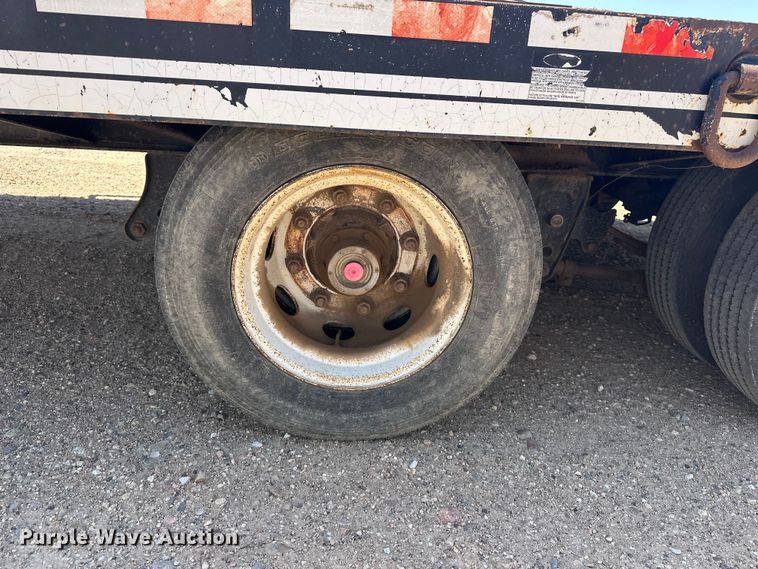 image for item GP9667 2009 Eager Beaver 20XPT equipment trailer