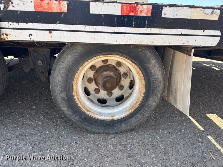 image for item GP9667 2009 Eager Beaver 20XPT equipment trailer