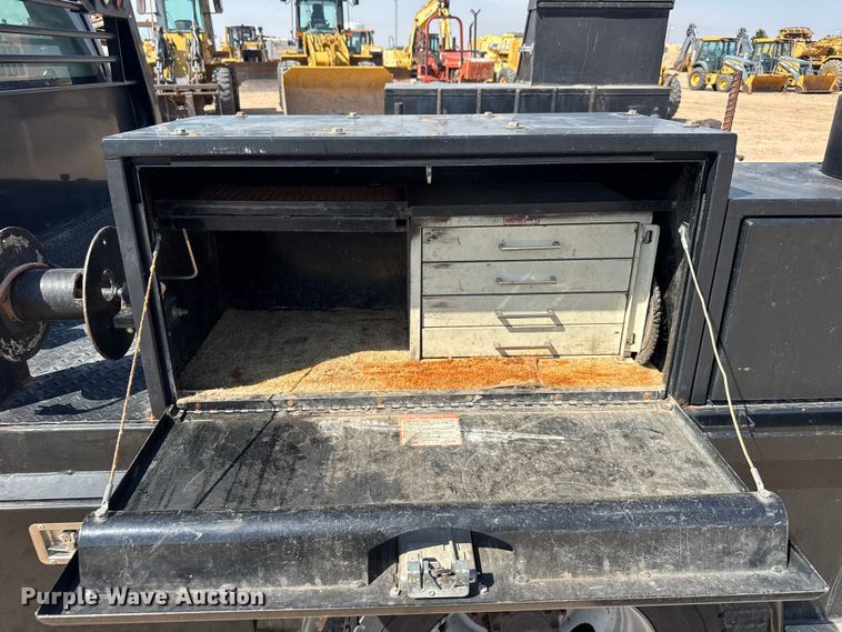 image for item GP9689 2008 Ford F550 Super Duty Ext. Cab flatbed truck