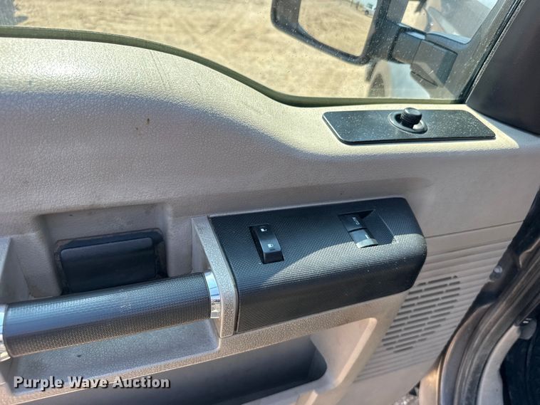 image for item GP9689 2008 Ford F550 Super Duty Ext. Cab flatbed truck