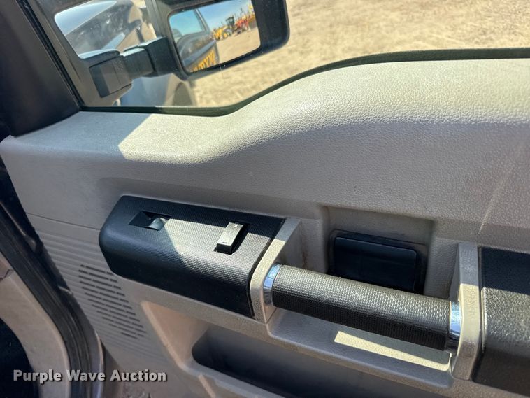 image for item GP9689 2008 Ford F550 Super Duty Ext. Cab flatbed truck