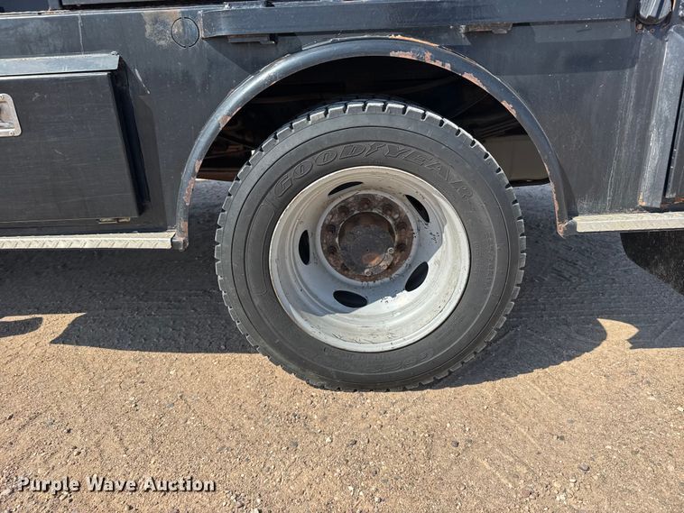 image for item GP9689 2008 Ford F550 Super Duty Ext. Cab flatbed truck
