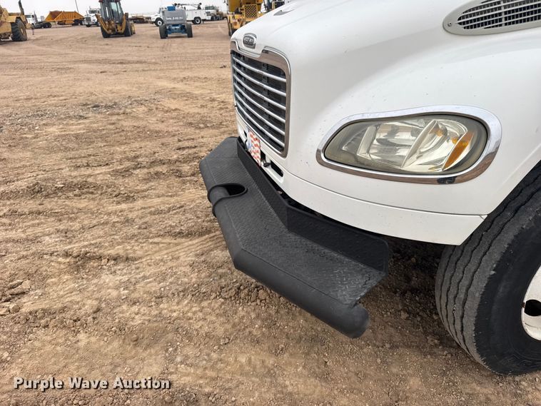 image for item GP9691 2005 Freightliner Business Class M2 utility / service truck