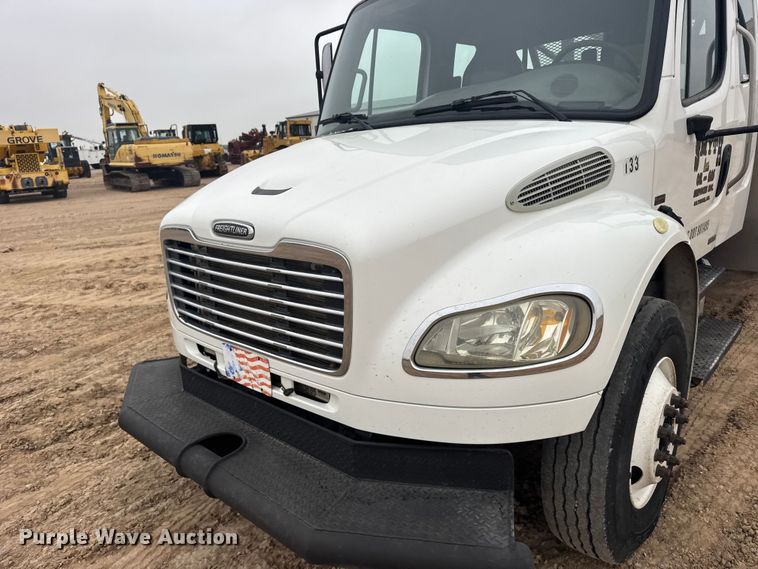 image for item GP9691 2005 Freightliner Business Class M2 utility / service truck