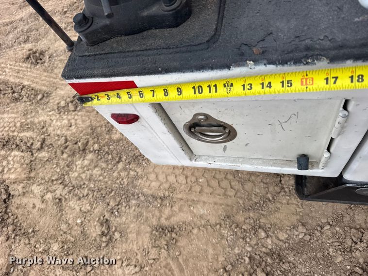 image for item GP9691 2005 Freightliner Business Class M2 utility / service truck