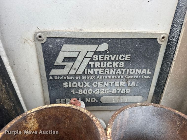 image for item GP9691 2005 Freightliner Business Class M2 utility / service truck