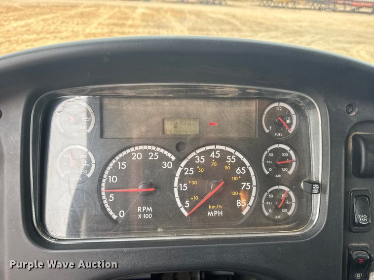 image for item GP9691 2005 Freightliner Business Class M2 utility / service truck
