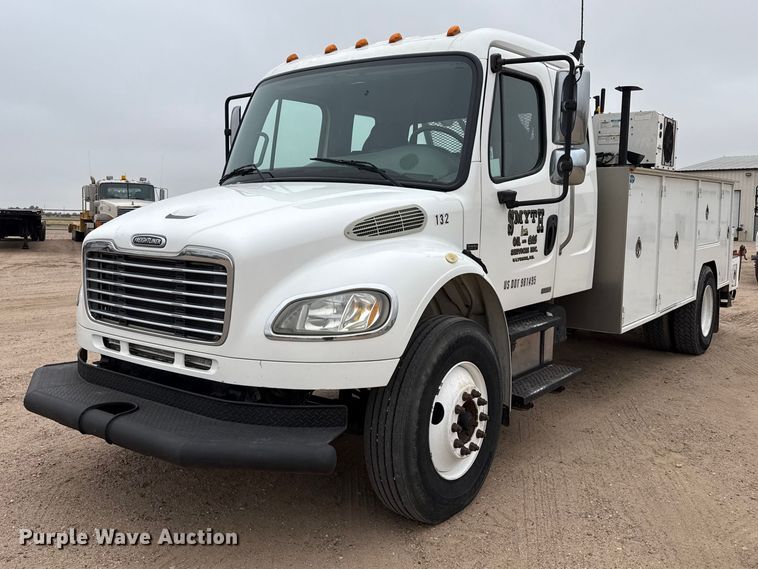 image for item GP9692 2005 Freightliner Business Class M2 utility / service truck