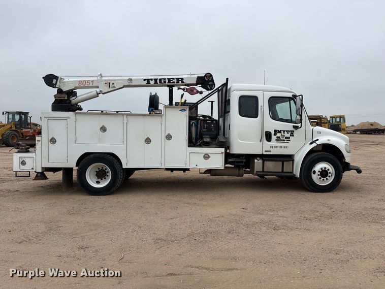 image for item GP9692 2005 Freightliner Business Class M2 utility / service truck