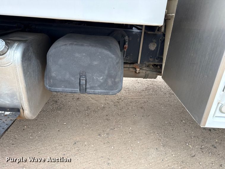 image for item GP9692 2005 Freightliner Business Class M2 utility / service truck