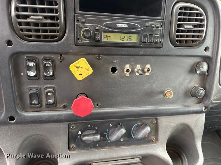image for item GP9692 2005 Freightliner Business Class M2 utility / service truck