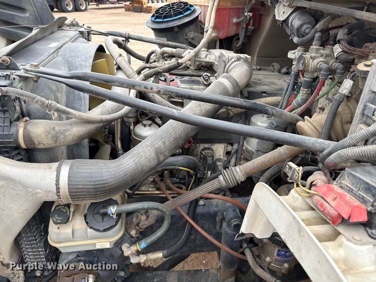 image for item GP9692 2005 Freightliner Business Class M2 utility / service truck