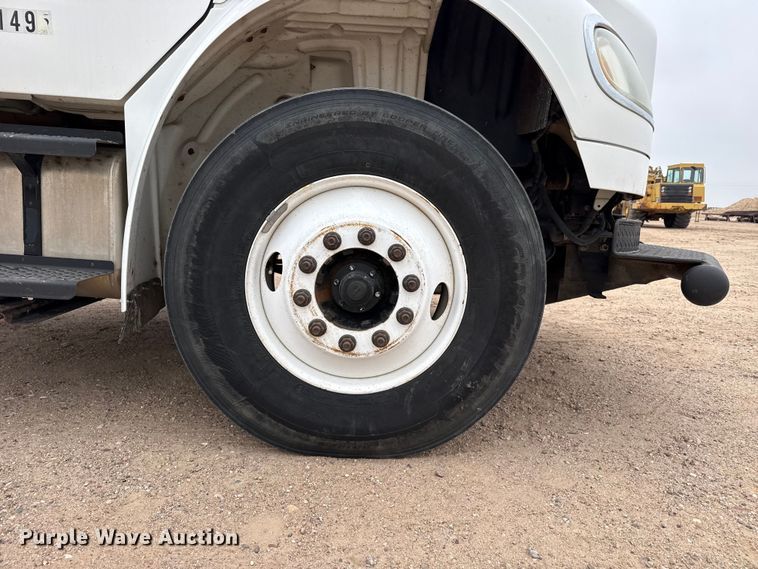 image for item GP9692 2005 Freightliner Business Class M2 utility / service truck