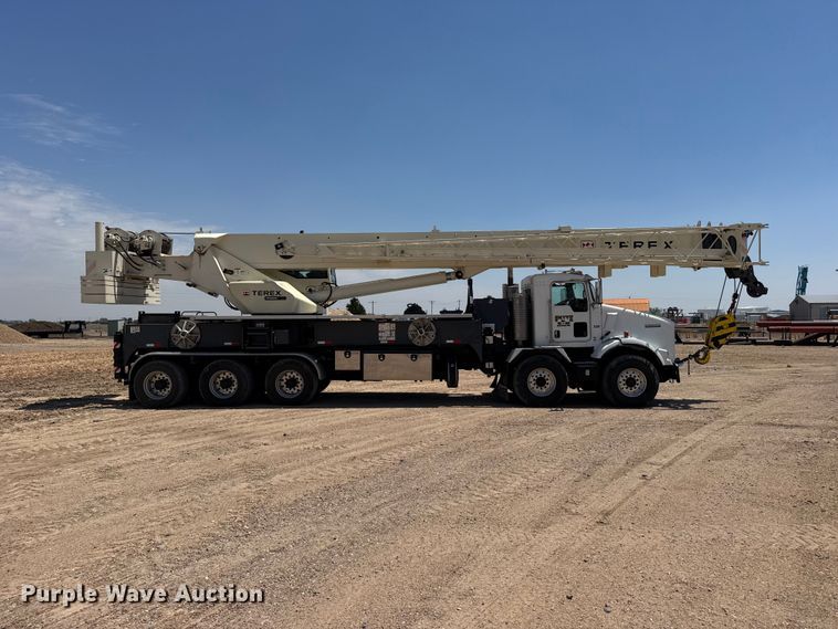 image for item GP9694 2016 Kenworth T800 crane truck
