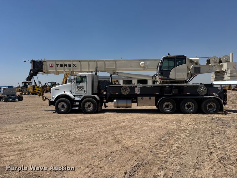 image for item GP9694 2016 Kenworth T800 crane truck