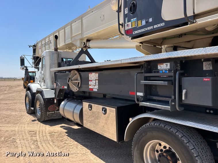 image for item GP9694 2016 Kenworth T800 crane truck