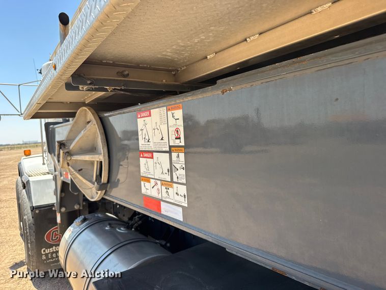 image for item GP9694 2016 Kenworth T800 crane truck