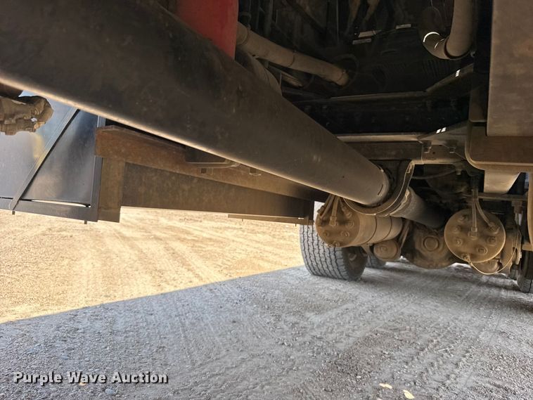 image for item GP9694 2016 Kenworth T800 crane truck