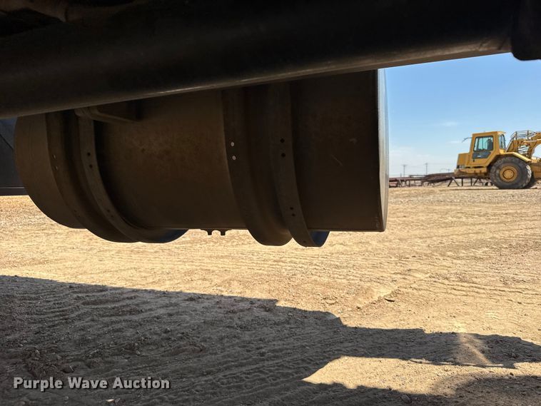 image for item GP9694 2016 Kenworth T800 crane truck