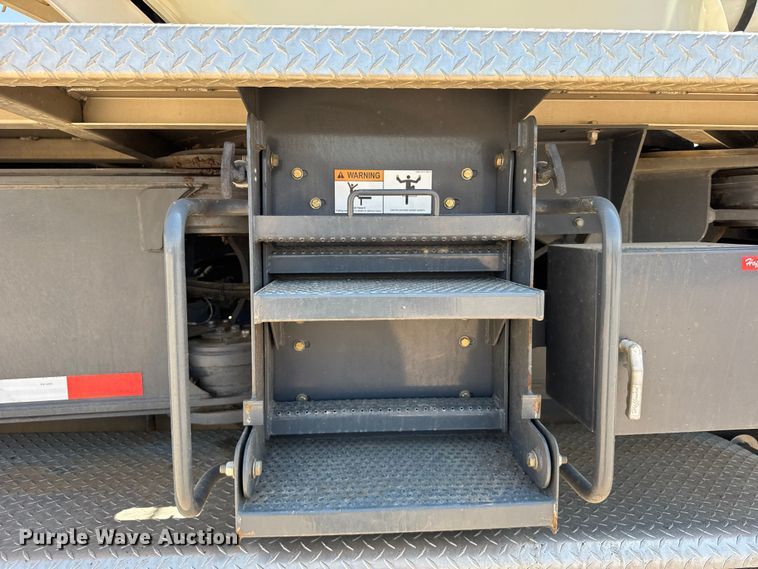 image for item GP9694 2016 Kenworth T800 crane truck
