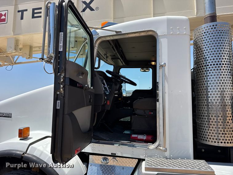 image for item GP9694 2016 Kenworth T800 crane truck