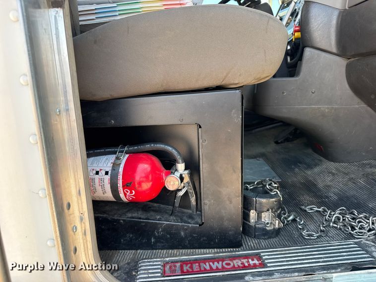 image for item GP9694 2016 Kenworth T800 crane truck