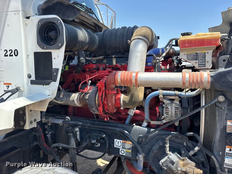 image for item GP9694 2016 Kenworth T800 crane truck