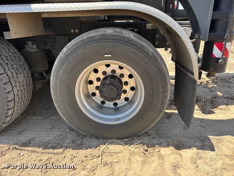 image for item GP9694 2016 Kenworth T800 crane truck
